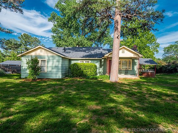 3rd image of 2708 Hardy Springs Rd