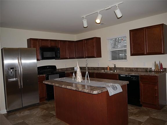 Kitchen with eat in dining area
