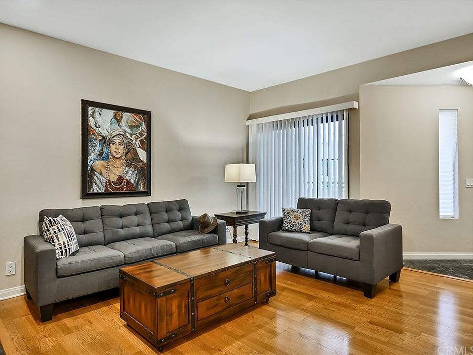 1st image of 500 E Lexington Dr APT 109