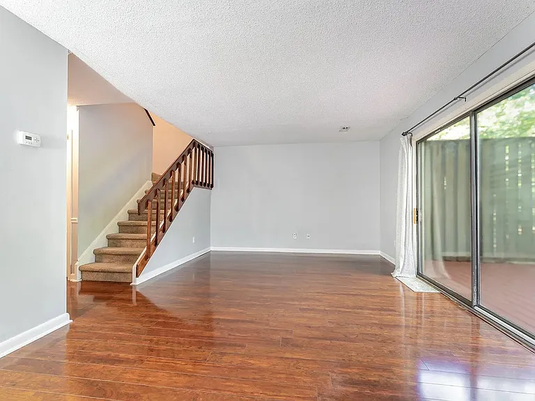 7320 Sandy Creek Dr — Photo 15