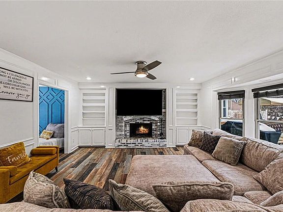 5th image of 10609 Ballentine St