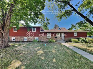 922 Nicholson St, Joliet, IL 60435