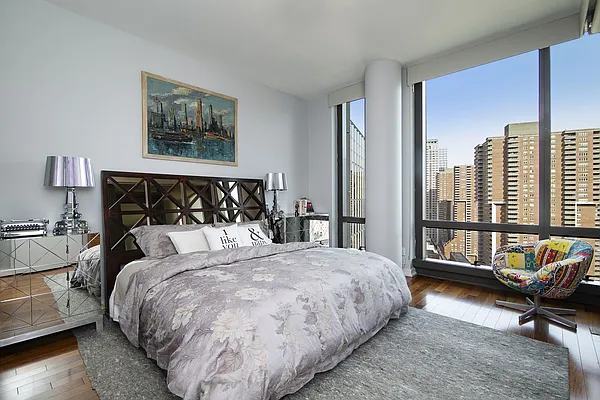 Rented by Halstead Real Estate | media 5