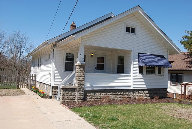 1st image of 616 N Chicago Ave