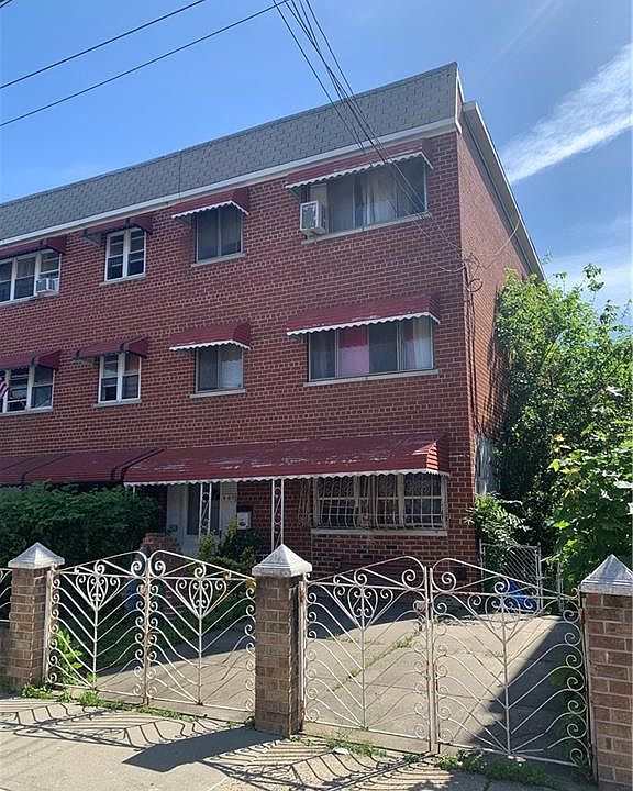1st image of 440 Saint Lawrence Ave