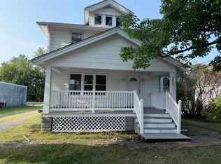 33520 Bainbridge Rd, Solon, OH 44139