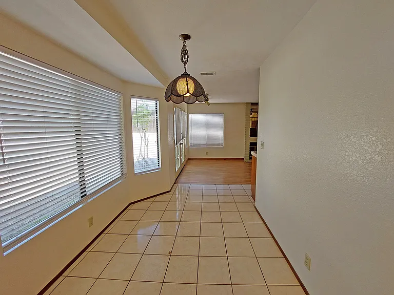 11710 Calle Vivienda — Photo 7