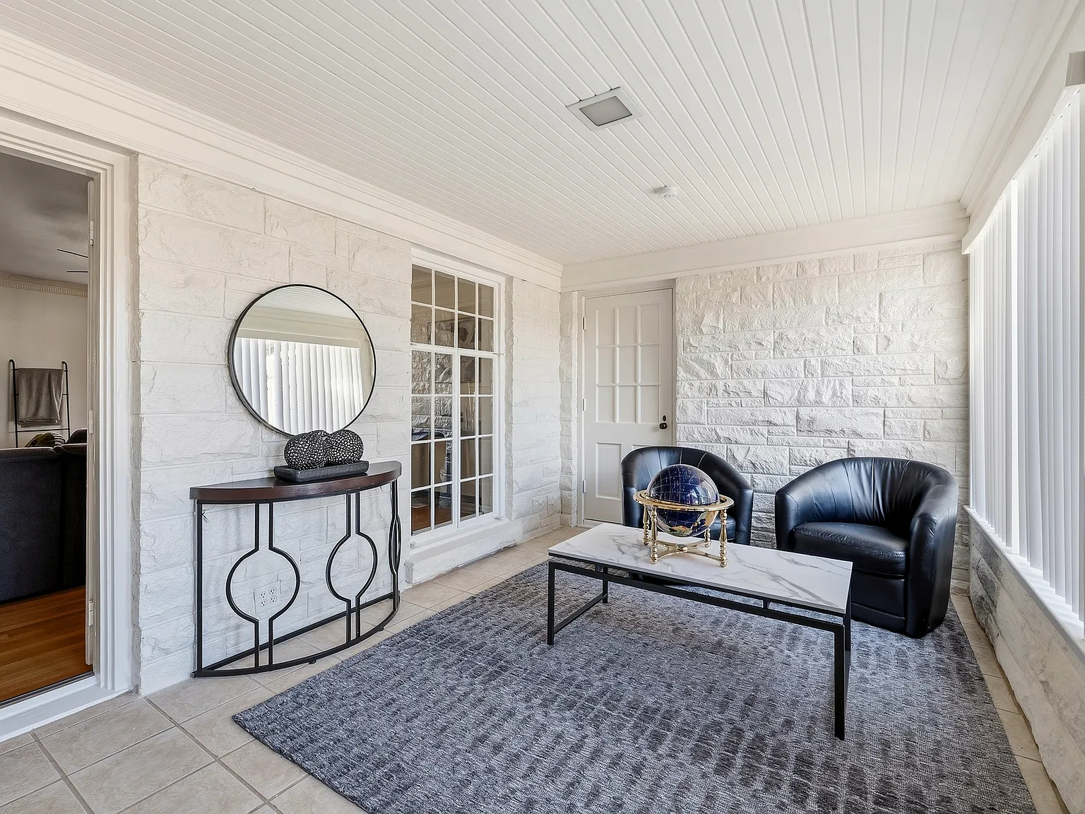3 bed, 3580 sqft, $5,500 — Photo 3