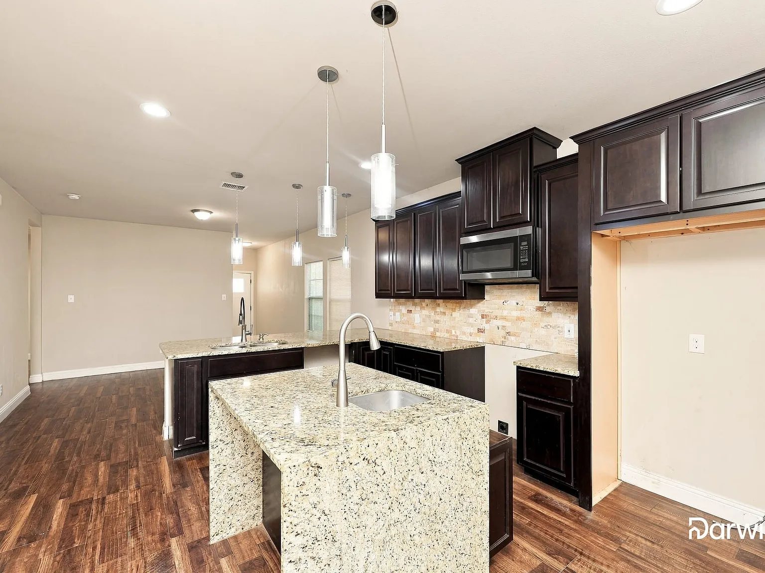 4 bed, 2.0 bath, 1866 sqft, $2,075 — Photo 3