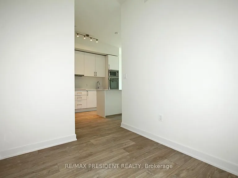 27 Bathurst St #404W — Photo 19