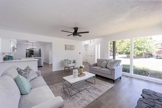 1251 Noonan Dr — Photo 2