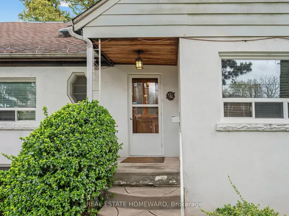 228 Pemberton Ave, Toronto, ON M2M 1Y8