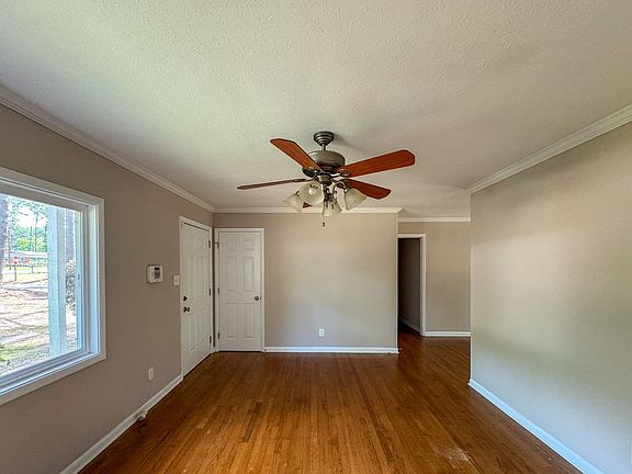 3rd image of 7228 Ainsley St