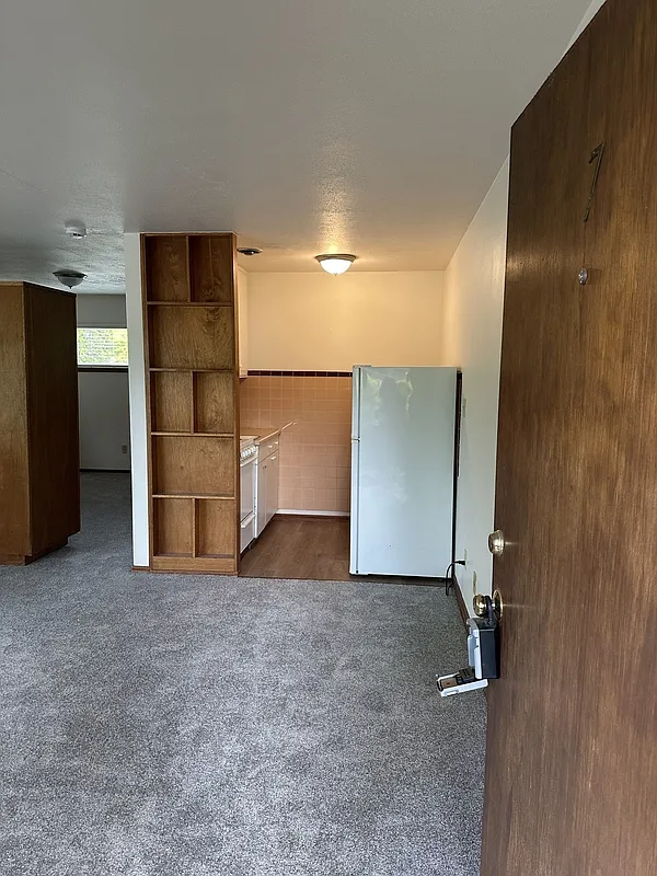 1 bed, 1.0 bath, 500 sqft, $1,295 — Photo 2