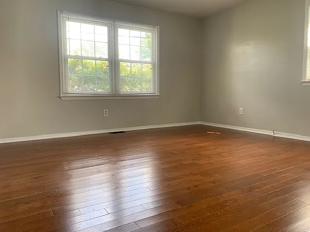 1560 Whittier Ave — Photo 13