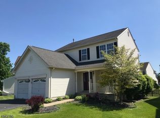 450 Hamilton Dr #1, Stewartsville, NJ
