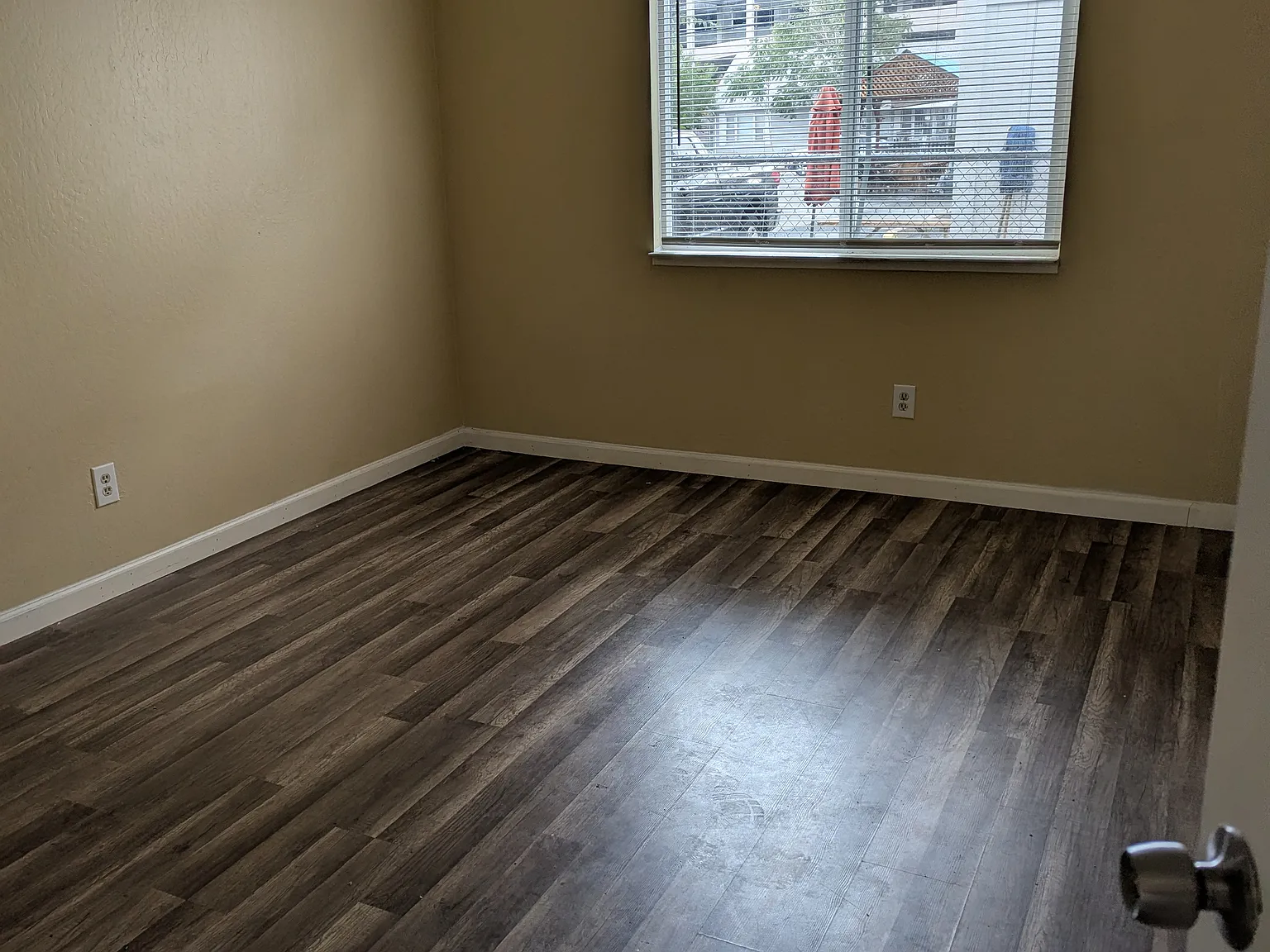 1484 Lewis Street — Photo 2