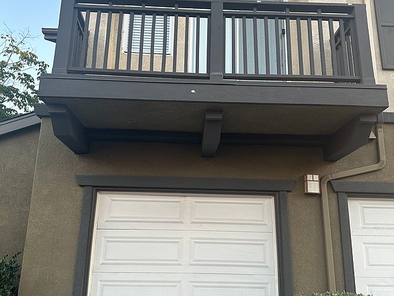 1 Car Garage
