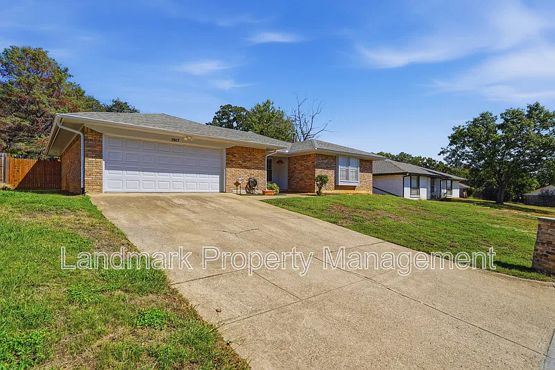 3 bed, 2.0 bath, 1518 sqft, $2,350 — Photo 4
