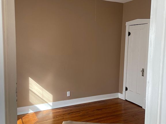 3rd image of 1305 N Keeler Ave #1