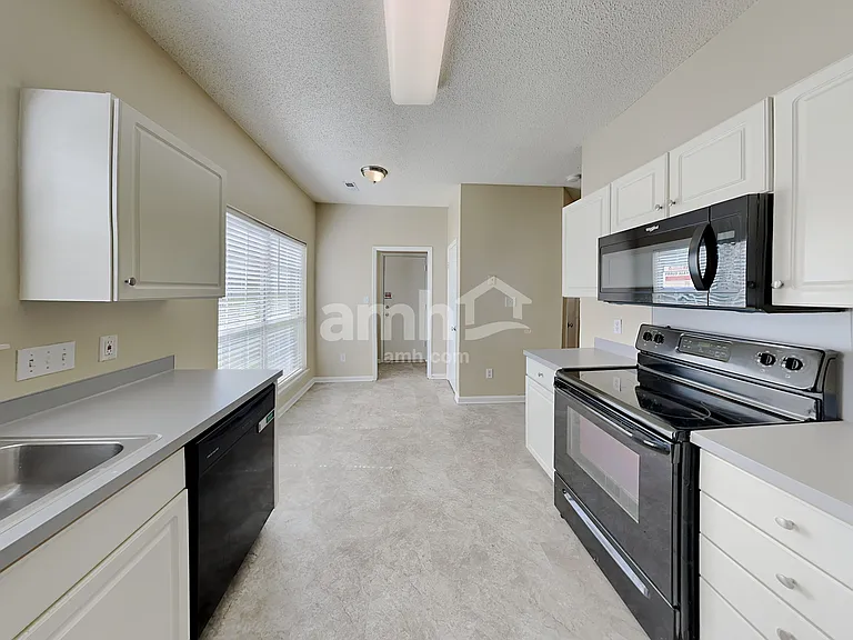 9817 Stephen Thompson Ln — Photo 4