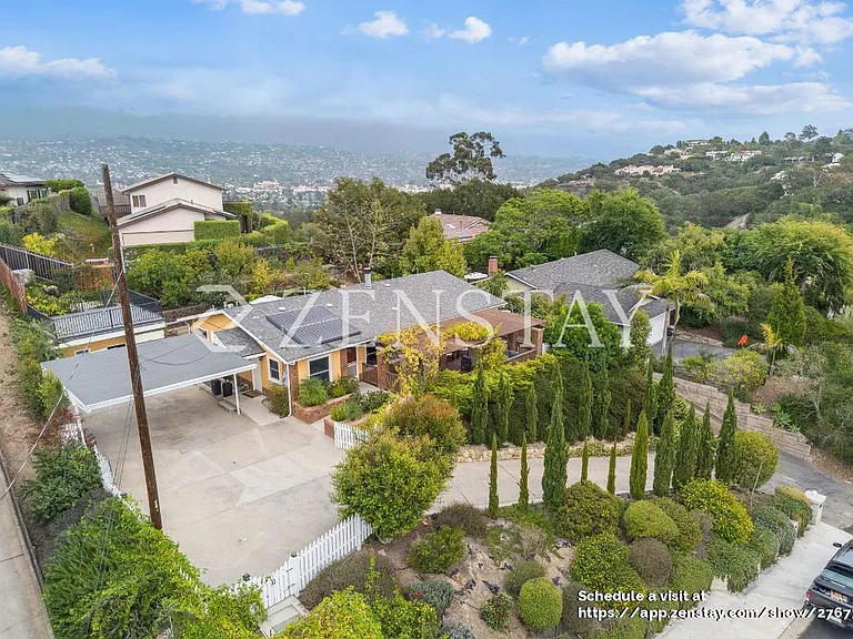 Exterior / driveway