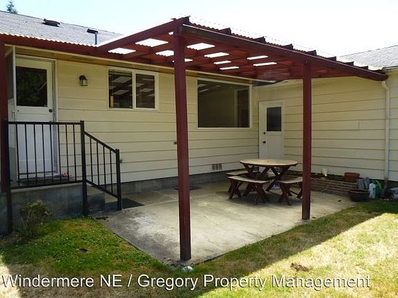 3rd image of 7341 122nd Ave NE