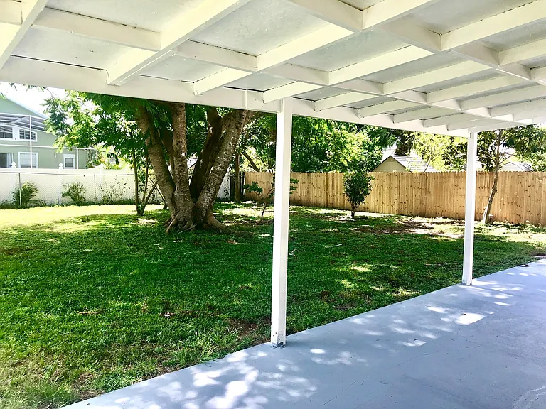 204 La Paz Dr — Photo 15