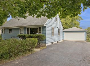 33541 N Greentree Rd, Grayslake, IL 60030