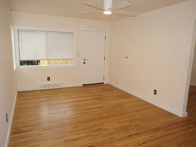 SAL4805 — Photo 8