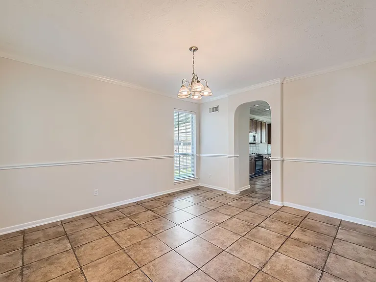 1907 Silver Brook Ln — Photo 6