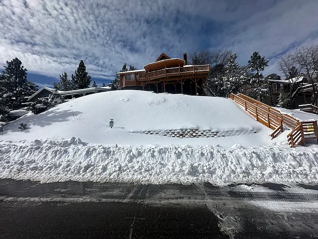 477 Villa Grove Ave — Photo 1