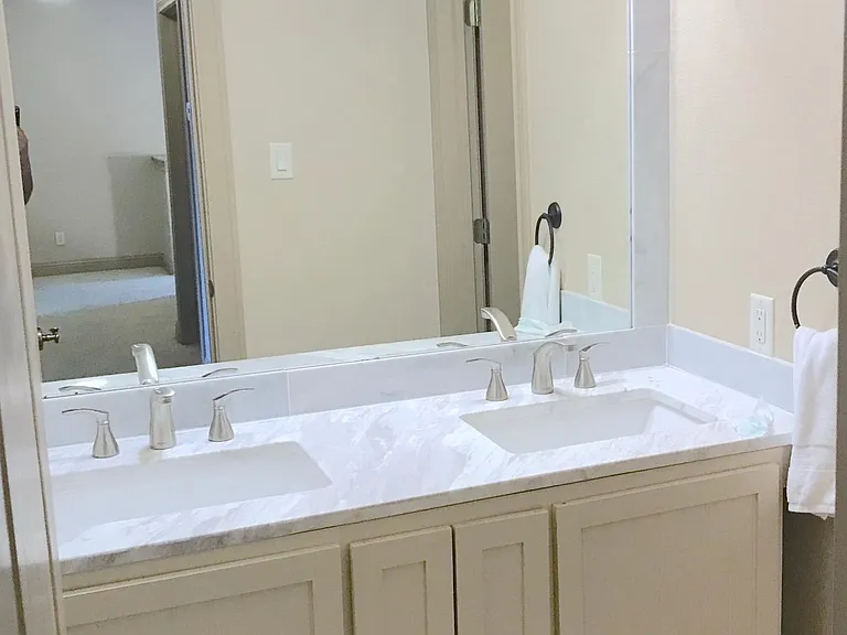 Top floor hallway Bathroom