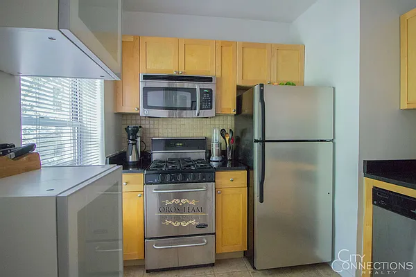 Rented by City Connections Realty | media 20