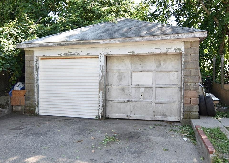 2nd image of 35 Donelson St
