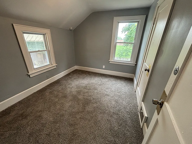 2608 Leland Ave — Photo 9