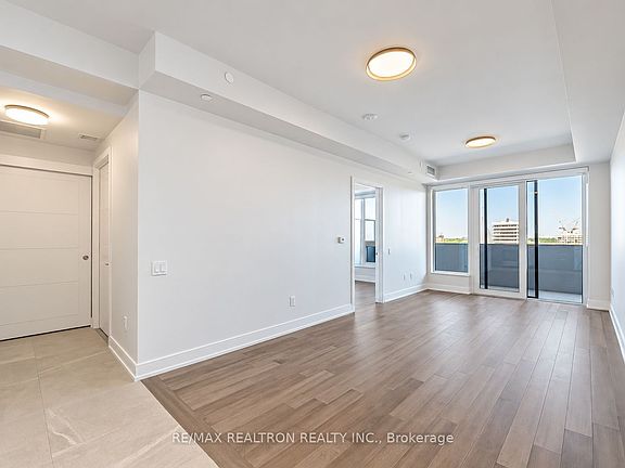2nd image of 2525 Bathurst St #710