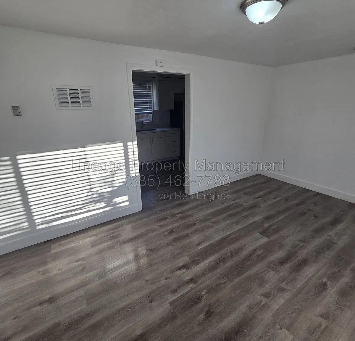 2 bed, 1.0 bath, 1050 sqft, $1,300 — Photo 3