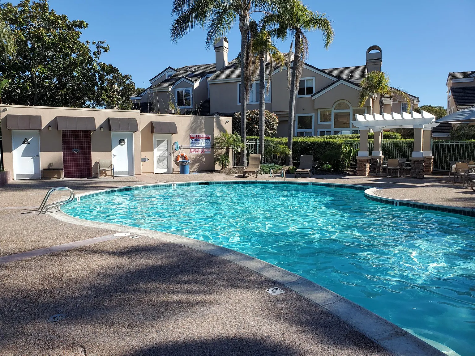 3 bed, 2.5 bath, 1432 sqft, $4,650 — Photo 4