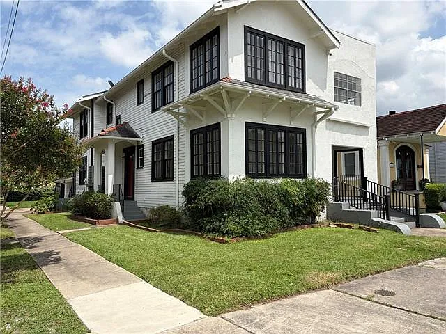 700 Florida Blvd