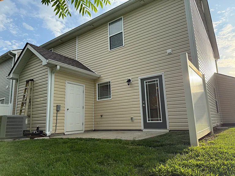 1037 Wells Way — Photo 18