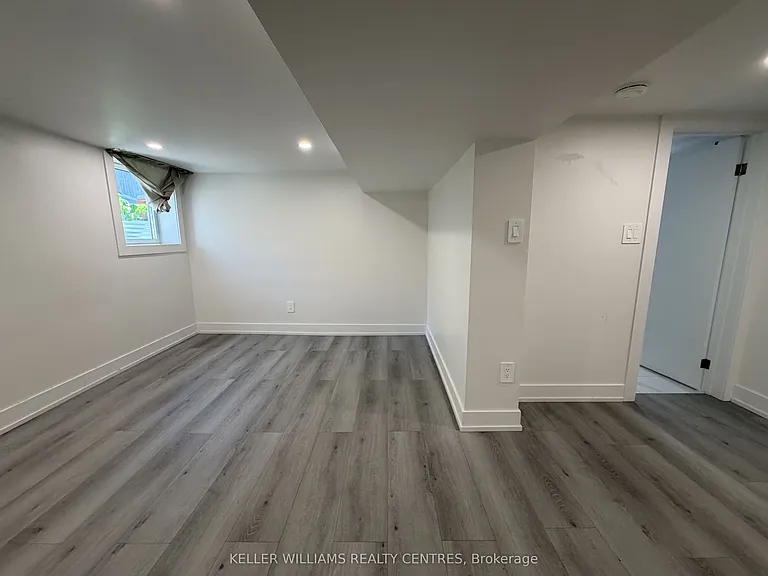 9 Sanderson Rd #LOWER — Photo 18