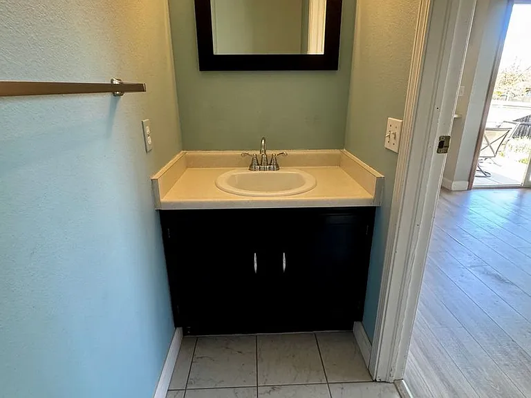 1125 Lindstrom Dr — Photo 9