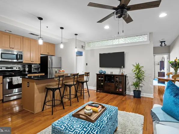6 S Strawberry St APT 10, Philadelphia, PA 19106