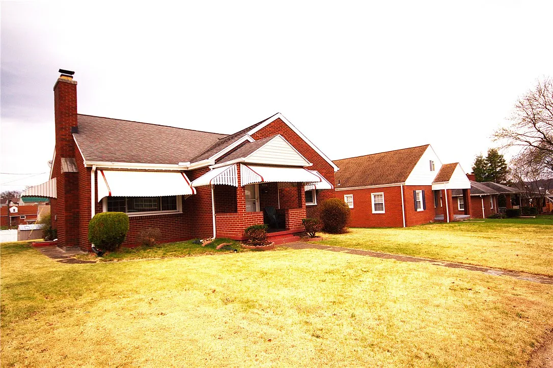 966 Morgan St photo 1