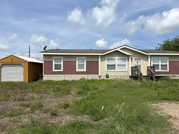 1602 W Saint Louis Ave, Seadrift, TX 77983