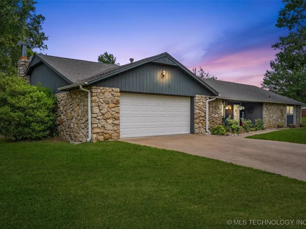 1408 Meadowcrest Ct, Bartlesville, OK 74006