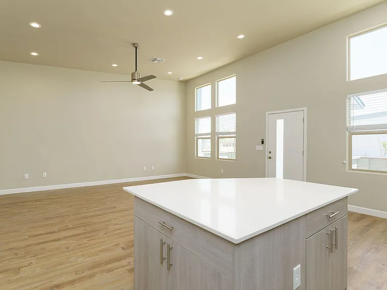 517 E Calle Arizona — Photo 15