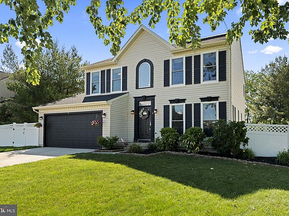 3rd image of 5 Elsworth Dr