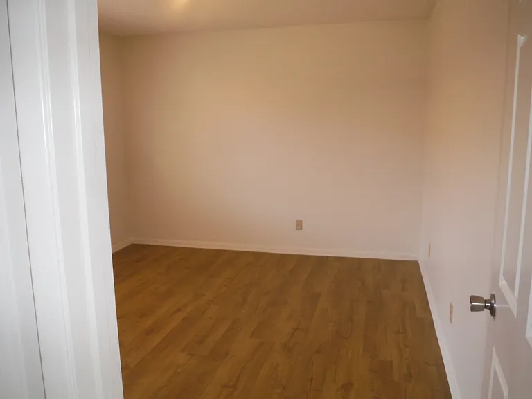 43738 Mona St — Photo 21